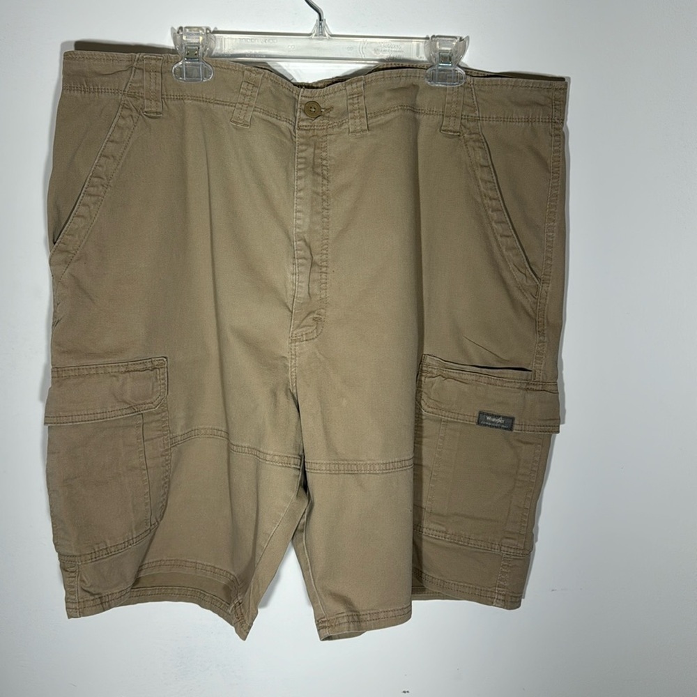Wrangler Tan Cargo Shorts 44 REG